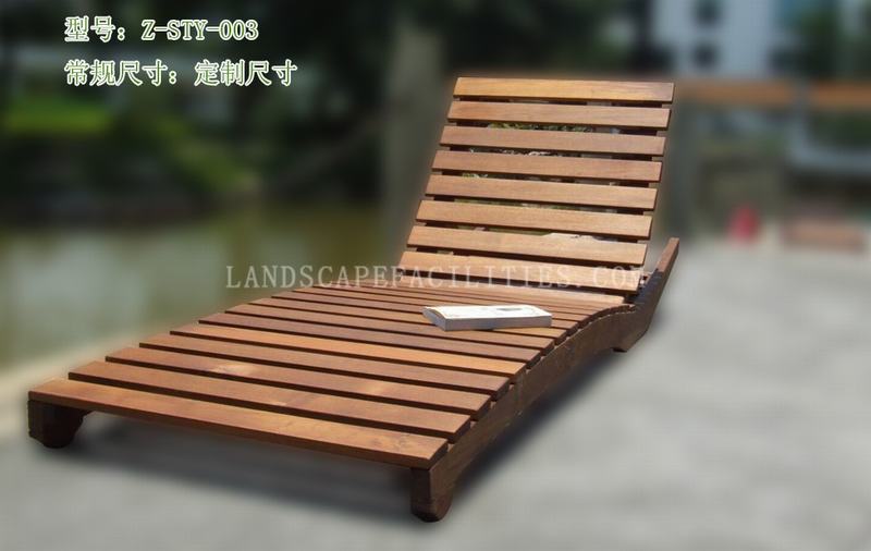 Are there foldable options for solid wood outdoor furniture?(pic1)