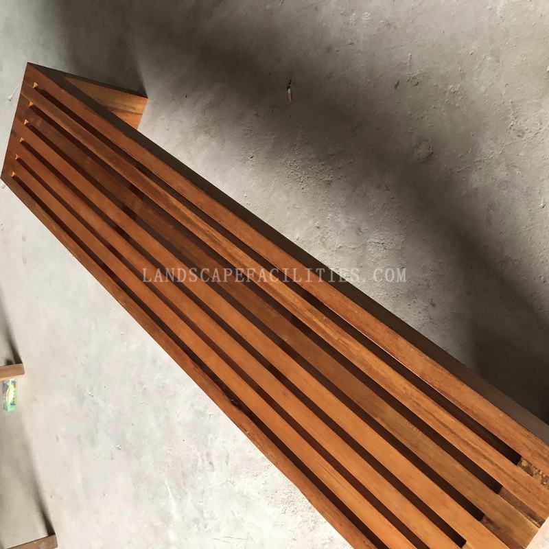 Are there voice-activated Outdoor Park benches?(pic1)
