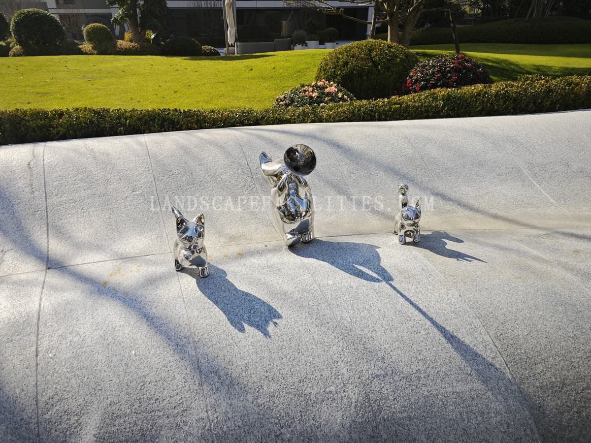 What are the pros and cons of stainless steel vs aluminum outdoor furniture?(pic1)