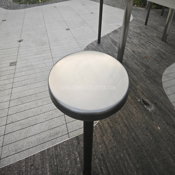 Outdoor bar stool made of 304 stainless steel, round shape